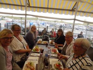 Sen frokost på Strandhotellet