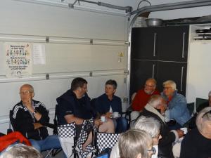 Aftenkaffe i garagen